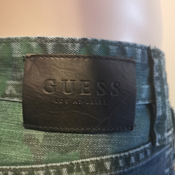 🆕Guess Slim Raw Edge Shorts Green Camo 29W - Picture 5 of 10